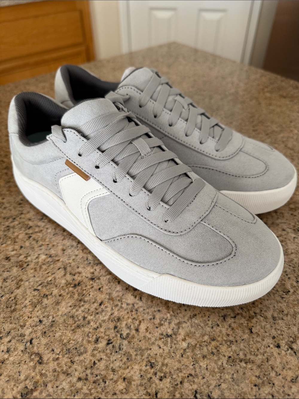 Dr. Scholl's Time-off Win Women's Gray and White Suede Sneakers NWOT